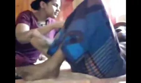 Lesbiche giocare videoeroticiitaliani a spogliarsi