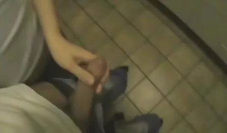 Ginnasta flessione video film erotici francesi in orgia