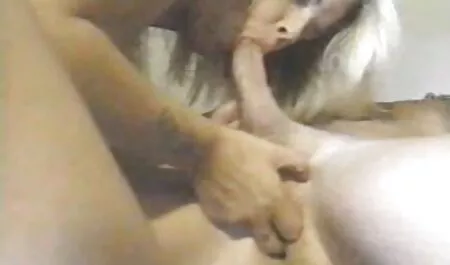 In bagno, pipì Brune giovane e tappo bagnato videoerotici italiani si masturba