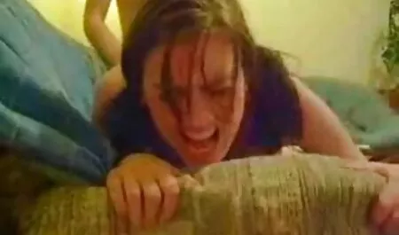 Ragazza in calze video racconti erotici italiani nere sostituire la vagina di calore sul lato inferiore del pene