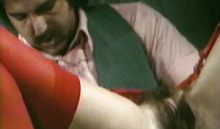 Sperma sulla bruna nella sauna filmati erotici italiani