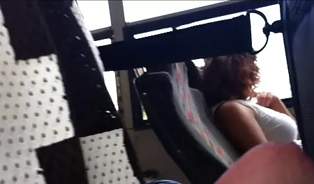 Un parrucchiere che taglia male ma succhia erotici italiani bene