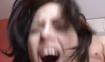 Prendo questa possibilità videoeroticiitaliani e avvitamento una bella donna con calze bianche