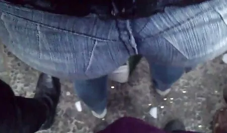 Coppie russe seduti sul divano e fare sesso video chat erotica italiana in casa