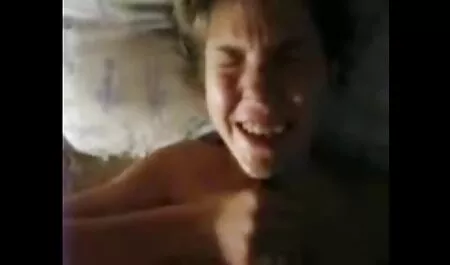 Lesbica affari donne dominate il video erotici italiani gratis ufficio su il cameriera sexy