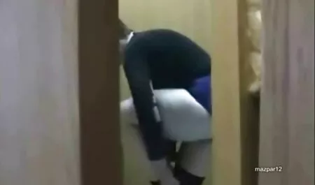 Sesso di scene film erotici italiani gruppo della gioventù russa in natura