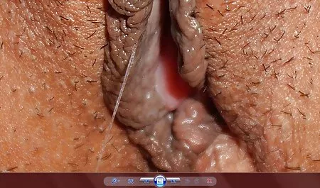 Ragazza Titty oliato e scopata in bagno film erotic italiani