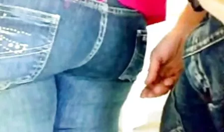 Sexy Babe provare calze e posa video erotici amatoriali italiani nuda davanti alla telecamera