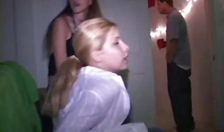 Eiaculazione in sincronia scene erotiche film italiani su una ragazza di formaggio