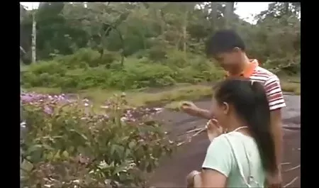 Per la riparazione del condizionatore d'aria, una bella ragazza Brune si offrì volontaria scene hot film italiani per pagare il sesso