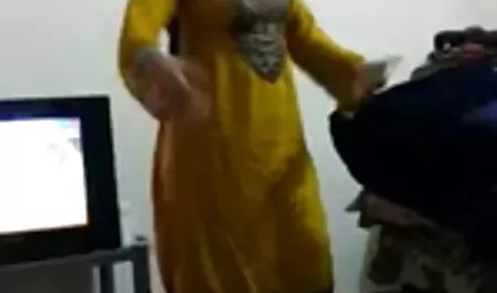 Il cameriere anche rimanere in un ristorante DOPO CHE c'è un video chat erotica ita cambiamento