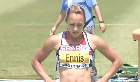 Coppia erotici italiani completi rilassante essere educato