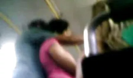 La bionda dorme con film porno erotici italiani un uomo in allenamento