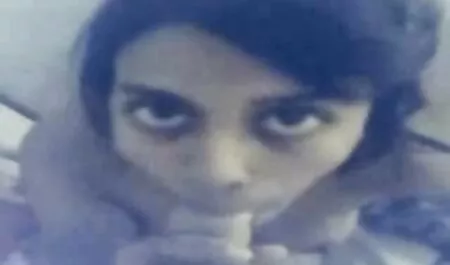 Delicatamente succhiare video erotici italiani gratuiti il cazzo