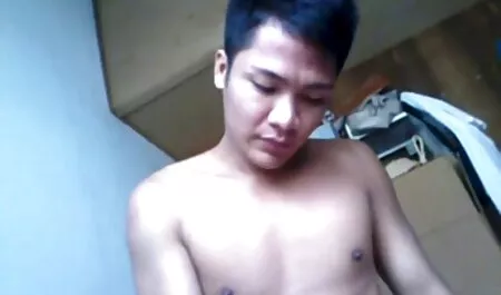 Bionda con piccoli seni film erotici italiani online ottiene culo scopata a letto