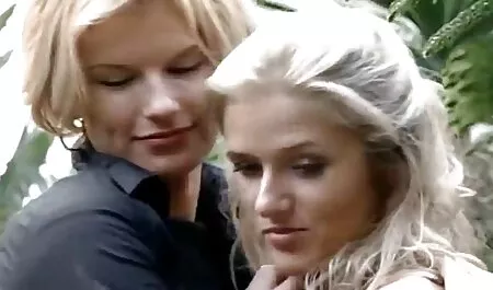 Bionda nuda video film erotici italiani legata saldamente con le gambe spalancate