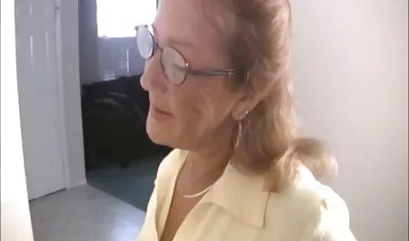 Body Lesbiche resistere a una bella ragazza con un cazzo di gomma di grandi film erotici in lingua italiana dimensioni