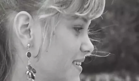 Vieni a video erotici gratis italiani visitare l'ex senza pantaloni che si masturbano i membri con le gambe