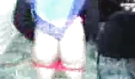 La bruna obbediente succhiare, leccare le uova e con una bella entrata in una film porno soft italiani posa doggy