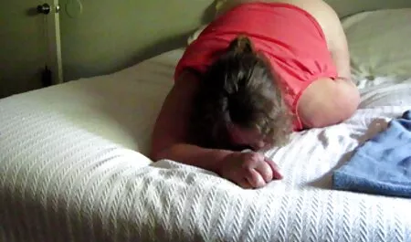 Perché il passaggio, lunghi capelli castani che è impressionante e si dà a scopare videoeroticiitaliani uomini d'affari